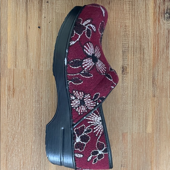 Dansko Women's Red Floral Mules - Picture 3 of 6